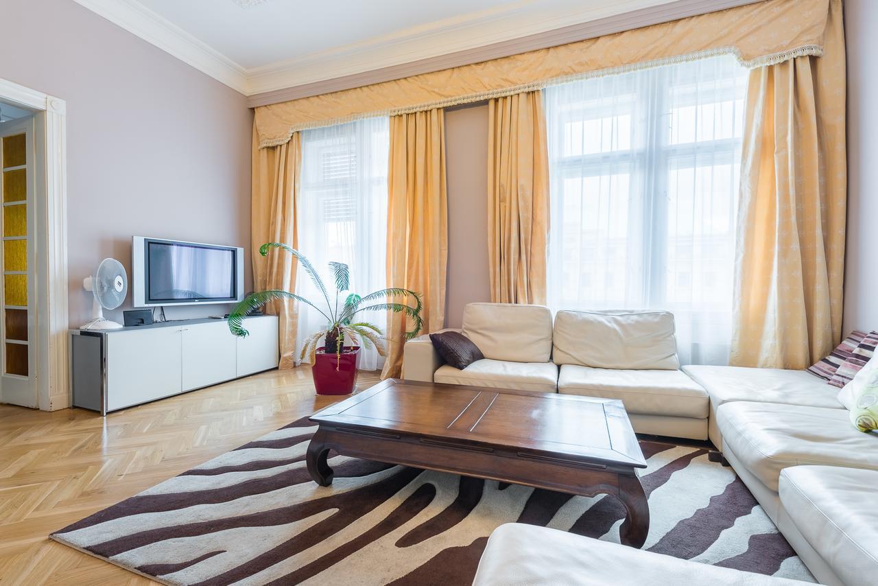 Wenceslas Square Apartment Praga Exterior foto